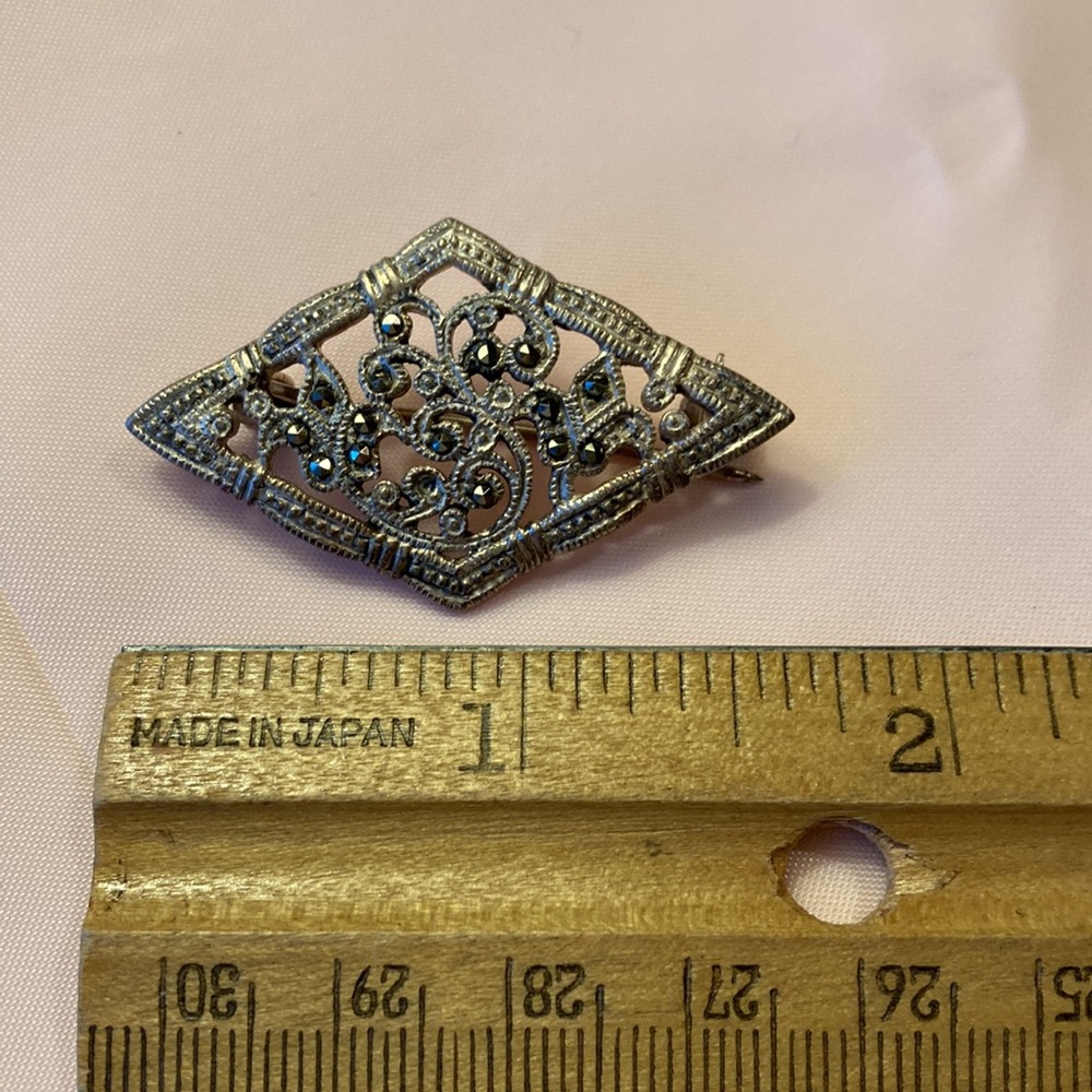 Marcasite Silver Pin - Picture 4 of 4